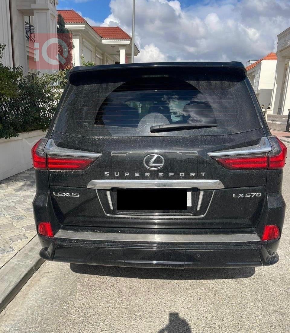 Lexus LX